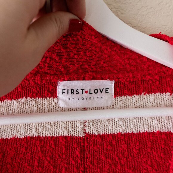 First Love Textured Striped Oversized Cardigan Sweater Small Red White Button - Picture 11 of 12